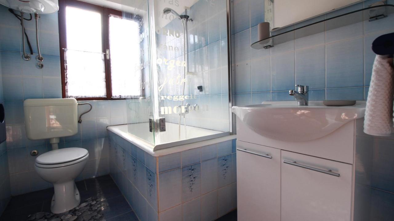 Apartment Du Malinska Buitenkant foto