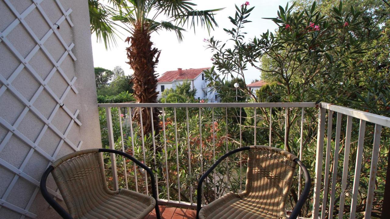 Apartment Du Malinska Buitenkant foto