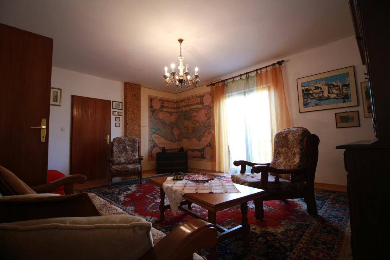 Apartment Du Malinska Buitenkant foto